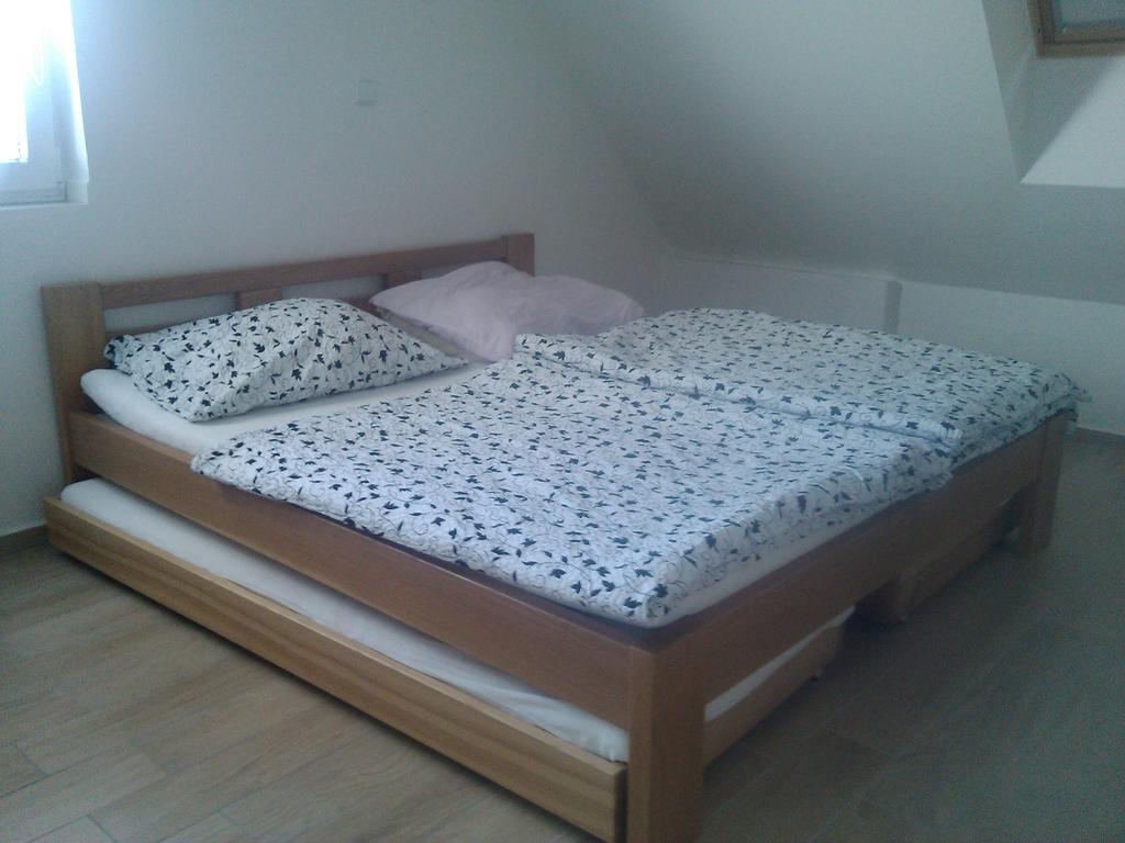 Vinny Sklep Kovarna Rohatec Chambre photo